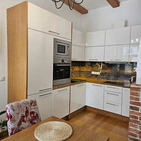 Arina Guest Apartment Kuressaare Exterior photo